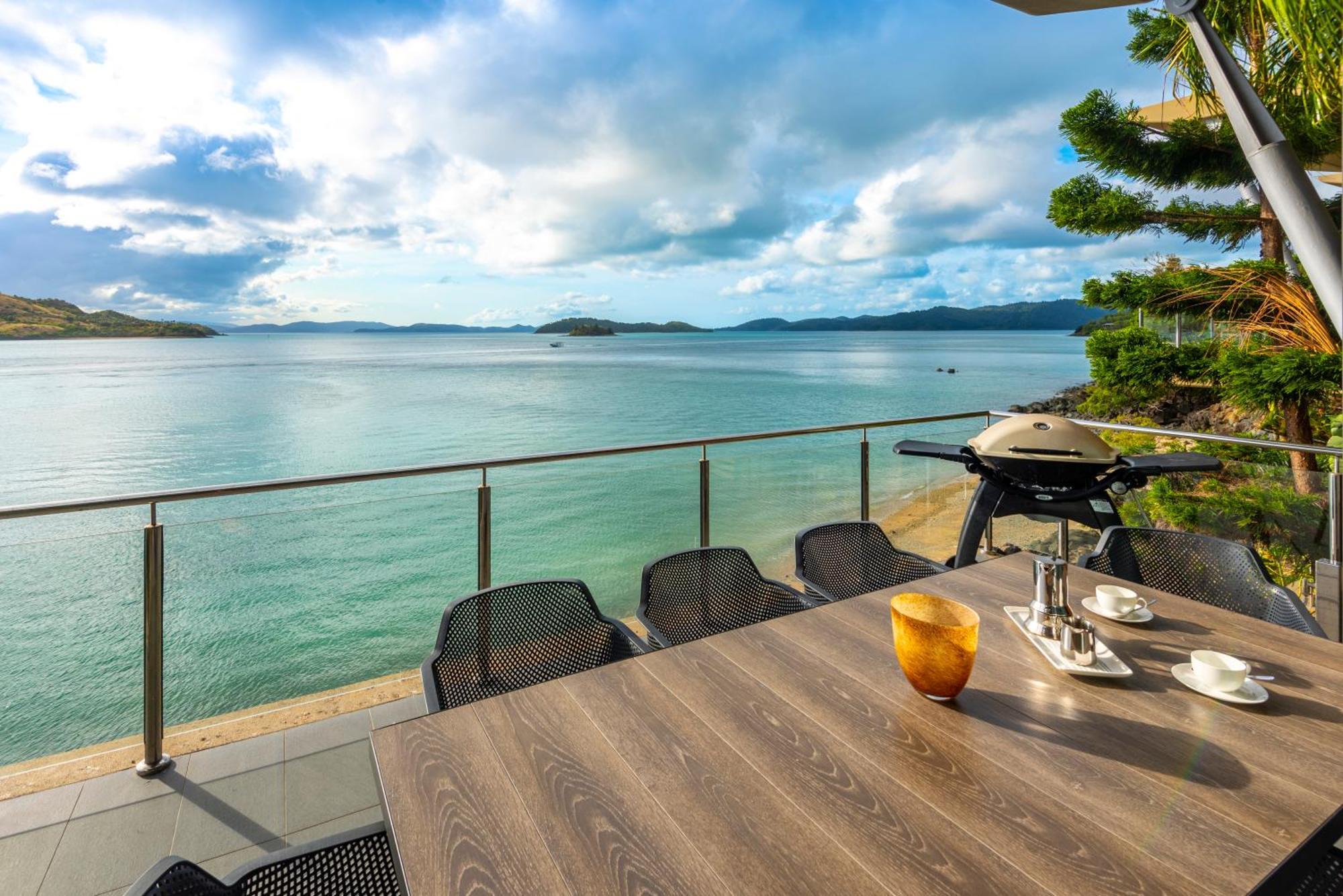 Yacht Club Hamilton Island