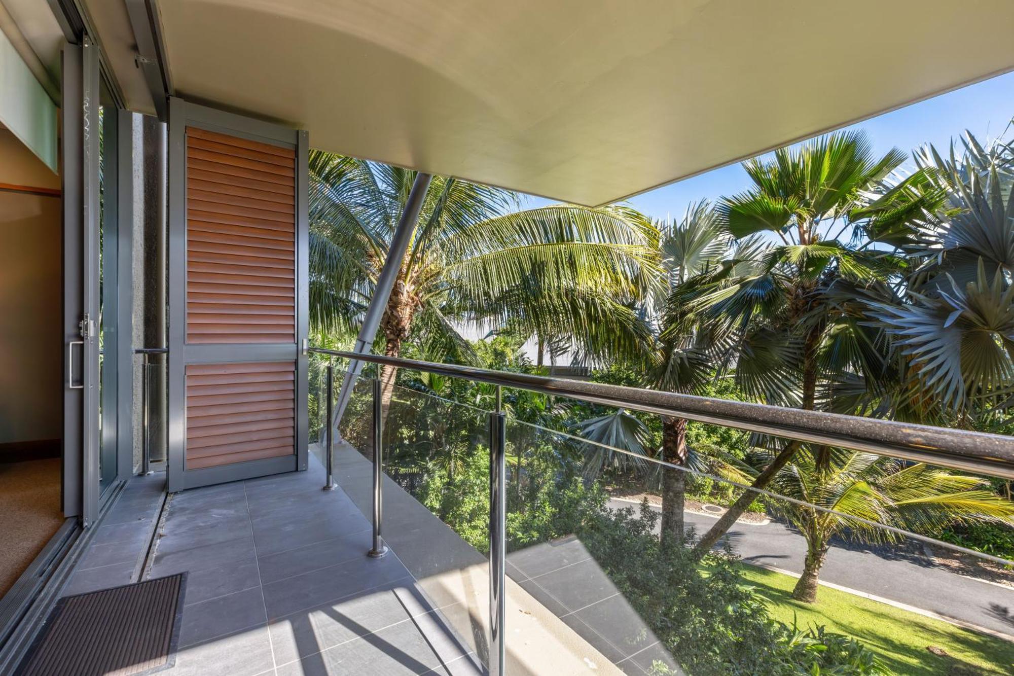 Yacht Club Hamilton Island