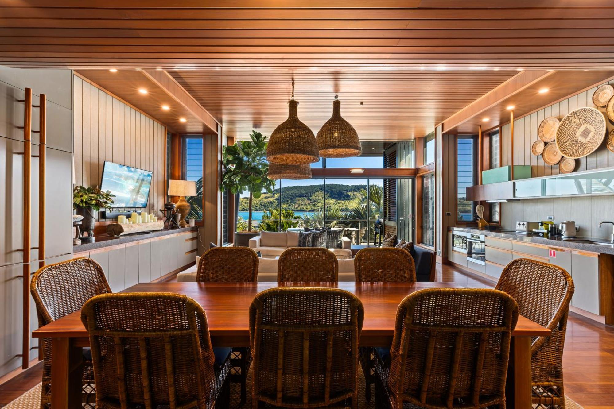 Yacht Club Hamilton Island