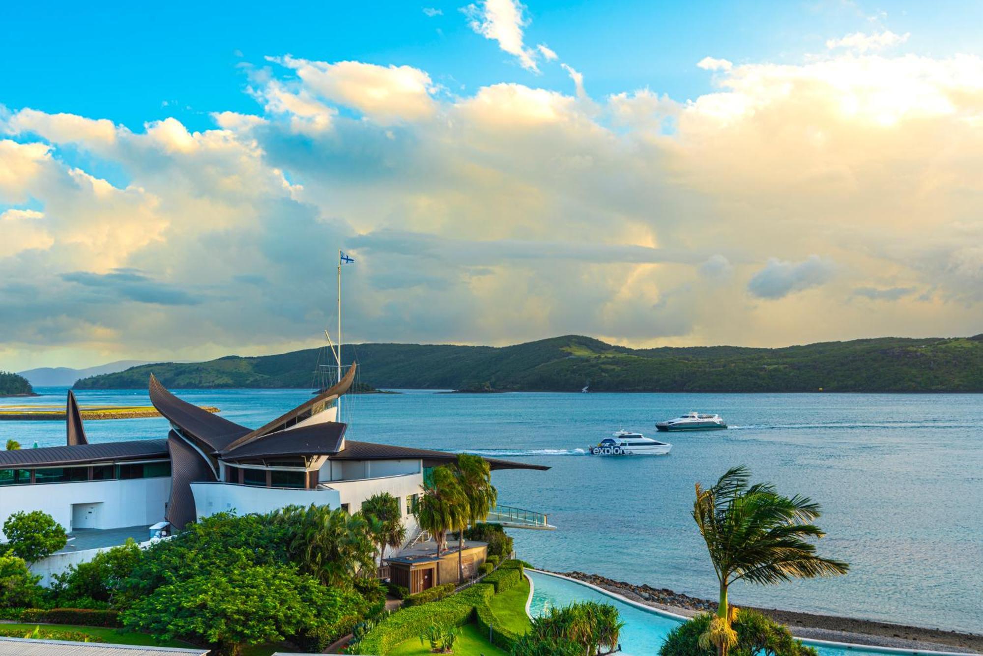 Yacht Club Hamilton Island