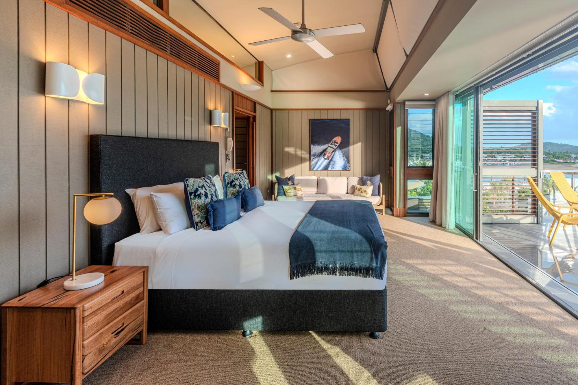 Yacht Club Apartment *