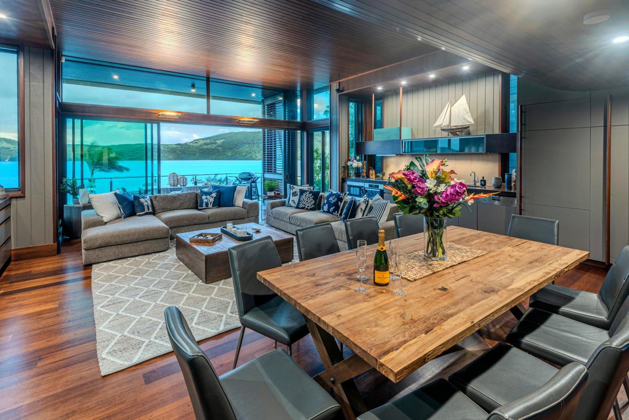 Yacht Club Apartment *